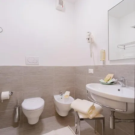 La Maison Di Carla Gasthof Ancona