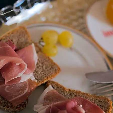 La Maison Di Carla Guest house 4*